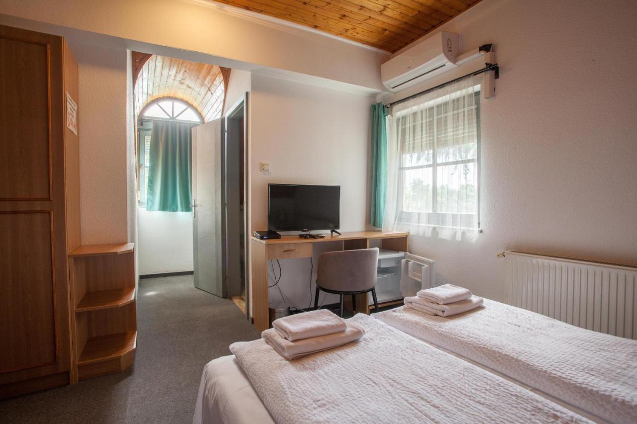 Laguna Panzio 라츠케브 외부 사진